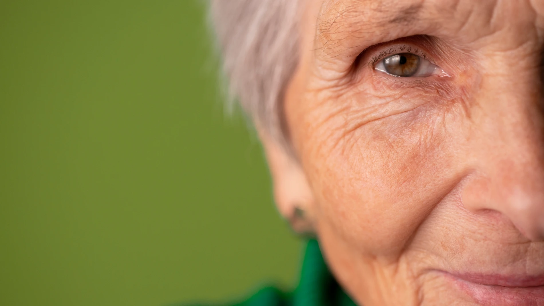 Científicos revelan el punto exacto en el que envejecimiento del cuerpo se acelera: descubre si ya lo has pasado