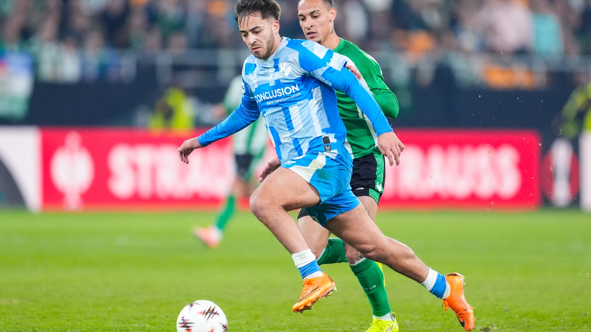Souffian El Karouani of FC Utrecht in action during the UEFA Europa League, football match played between Real Betis and FC Utrecht at La Cartuja stadium on November 27, 2025, in Sevilla, Spain. AFP7 27/11/2025 ONLY FOR USE IN SPAIN
