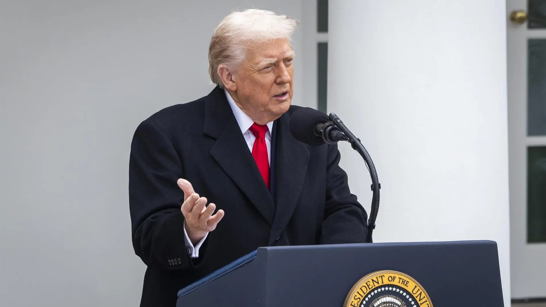 EEUU.- Trump tacha de "terrorismo" el tiroteo contra dos miembros de la Guardia Nacional y lo atribuye a un afgano