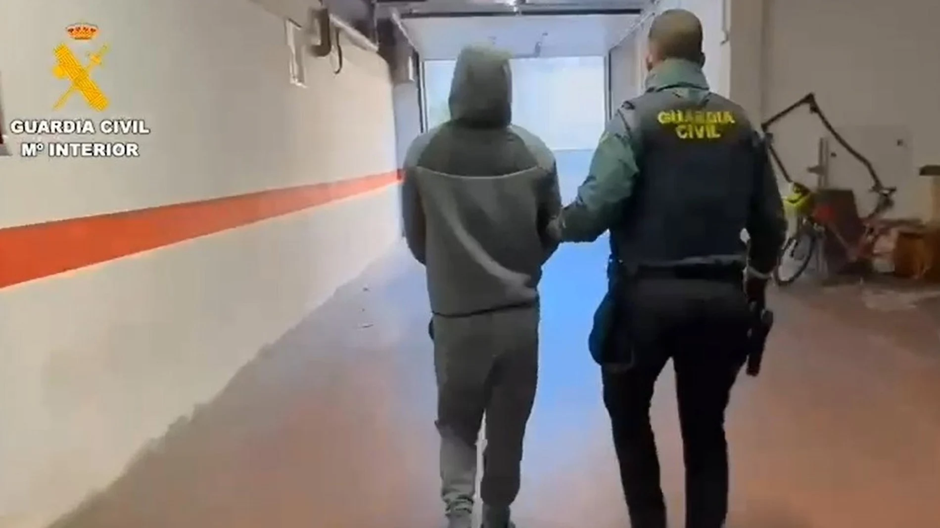 La Guardia Civil detiene a cuatro hombres por un robo con violencia en una vivienda de Villanueva del Pardillo