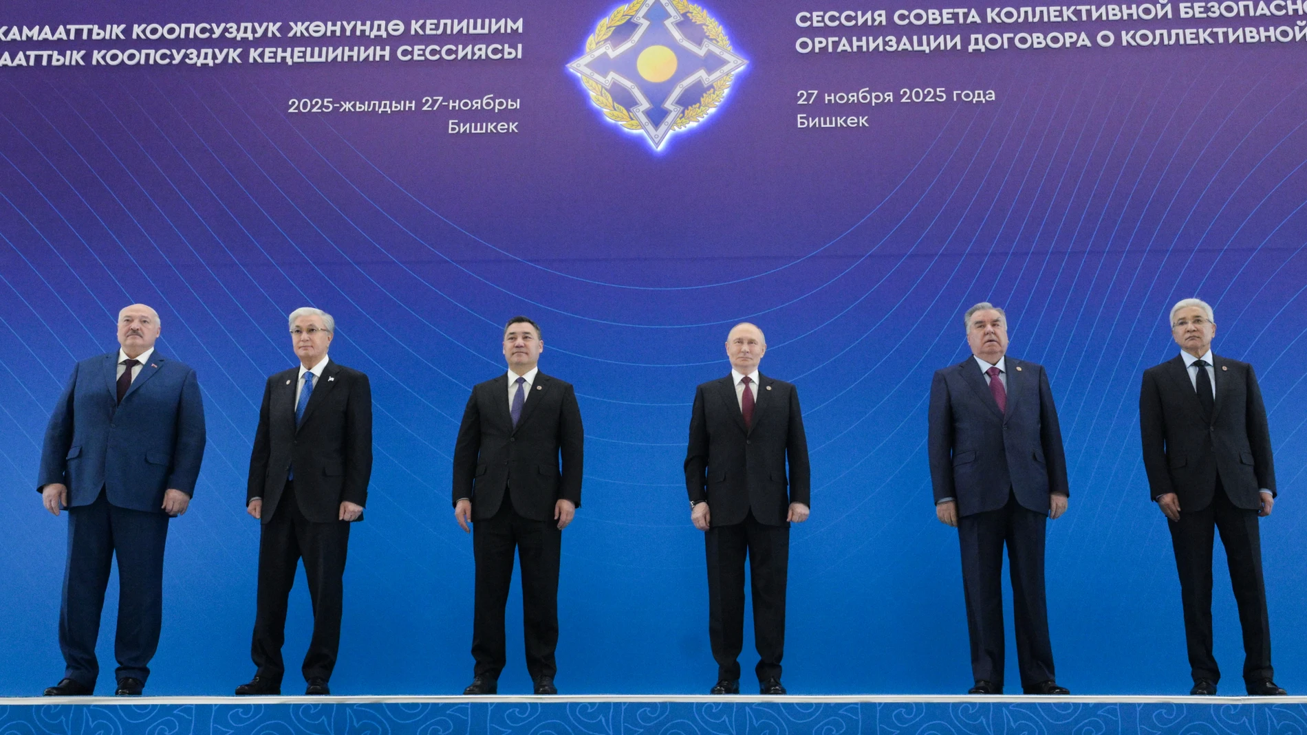 From left, Belarusian President Alexander Lukashenko, Kazakh President Kassym-Jomart Tokayev, Kyrgyz President Sadyr Japarov, Russian President Vladimir Putin, Tajik President Emomali Rahmon and CSTO Secretary General Imangali Tasmagambetov pose for a family photo at the summit of the Collective Security Treaty Organisation (CSTO) at the Administrative complex Yntymak-Manas Ordo, in Bishkek, Kyrgyzstan, Thursday, Nov. 27, 2025. (Alexei Nikolsky, Sputnik, Kremlin Pool Photo via AP)