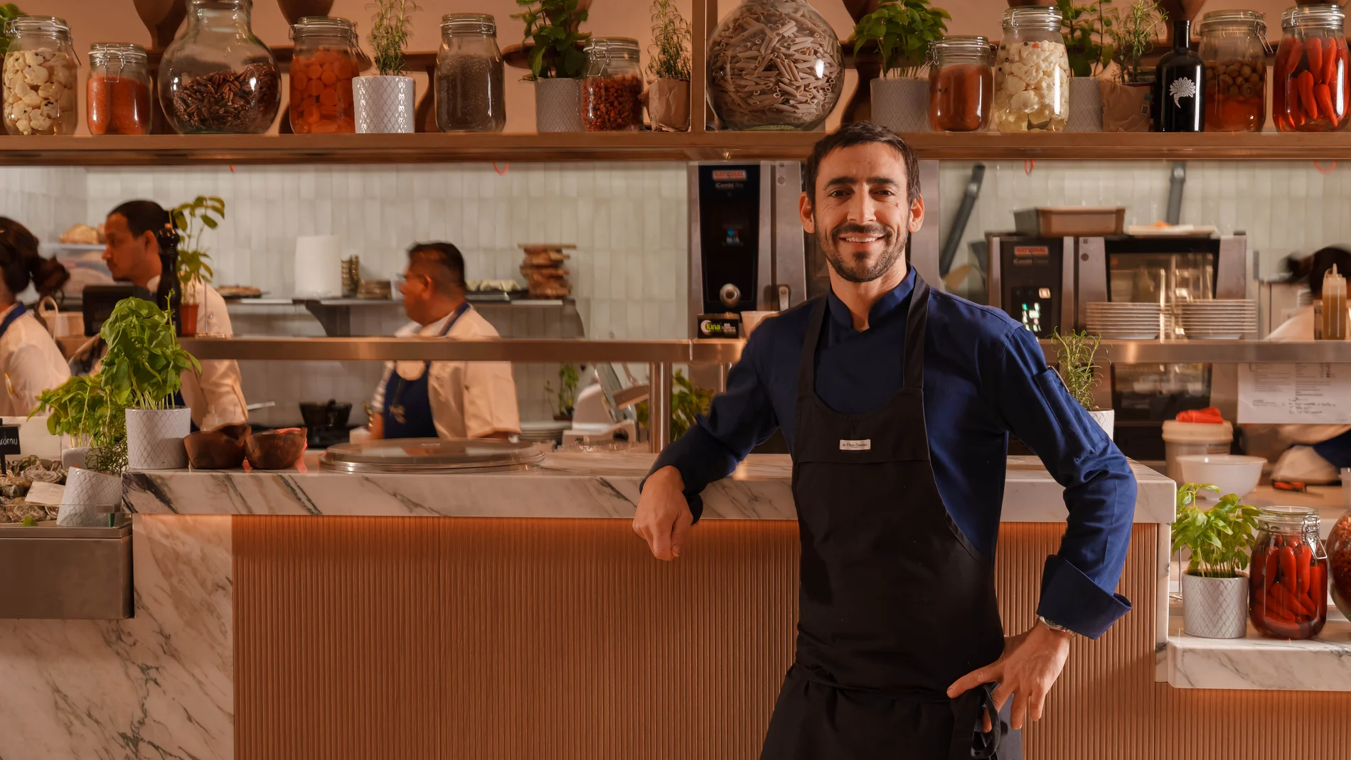 Fabián Cangas es el chef ejecutivo y también propietario de Casanis Group