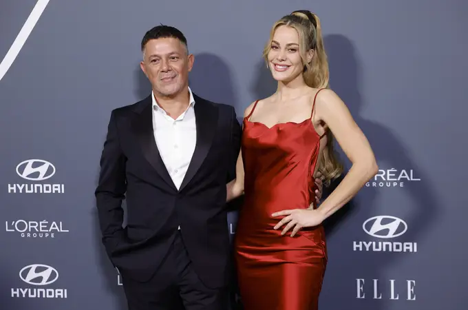 Candela Márquez arrasa junto a Alejandro Sanz con un vestido rojo de Victoria que redefine la elegancia en alfombra roja Candela Márquez arrasa junto a Alejandro Sanz con un vestido rojo de Victoria que redefine la elegancia en alfombra roja