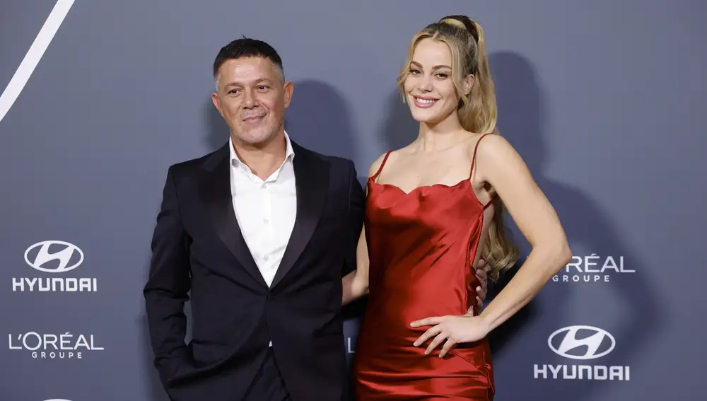 Alejandro Sanz y Candela Marquez.