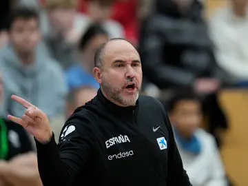 Chus Mateo, en su tercer partido como seleccionador español Chus Mateo, en su tercer partido como seleccionador español