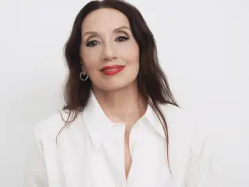 La artista gallega Luz Casal publica «Me voy a permitir» La artista gallega Luz Casal publica «Me voy a permitir»