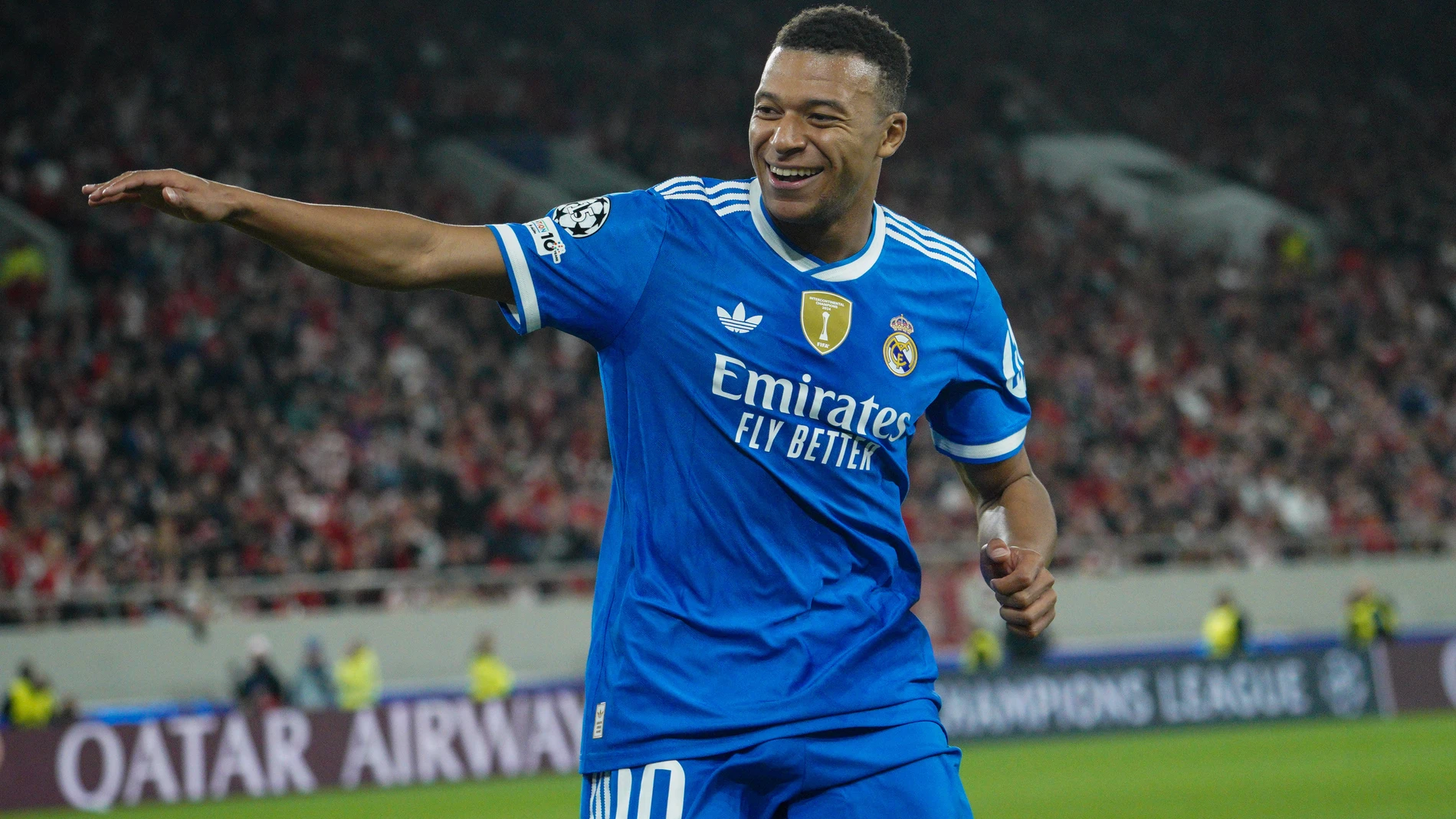 26 November 2025, Greece, Athens: Real Madrid's Kylian Mbappe celebrates scoring his side's fourth goal during the UEFA Champions League soccer match between Olympiacos and Real Madrid at Karaiskakis Stadium. Photo: Giorgos Arapekos/ZUMA Press Wire/dpa 26/11/2025 ONLY FOR USE IN SPAIN