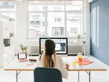 Recurso de persona delante de un ordenador Recurso de persona delante de un ordenador Francisco J. Olmo / Europa Press 27/11/2025