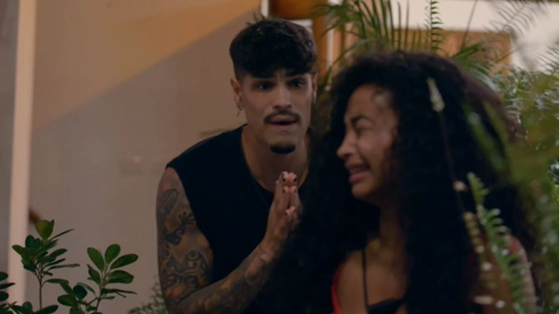 Mayeli llorando tras su ataque de ira en 'La isla de las tentaciones 9'