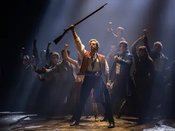 Pase gráfico del musical ‘Los Miserables’ Varios actores durante el pase gráfico del musical ‘Los Miserables’, en el Teatro Apolo, a 27 de noviembre de 2025, en Madrid (España). Esta versión renovada del clásico musical de Cameron Mackintosh ha sido producida por ATG Entertainment coincidiendo con la celebración de su 40º aniversario de su estreno en Londres. El cuento clásico de Víctor Hugo en el que se basa el musical narra la historia de Jean Valjean, un exconvicto que busca redimirse tras salir de prisión 27 NOVIEMBRE 2025 Ana...