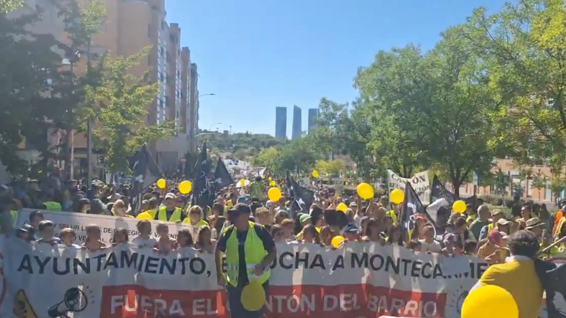 MADRID.-Los vecinos de Montecarmelo aseguran que más del 90% del barrio rechaza el cantón y el 87,7% exige una reubicación