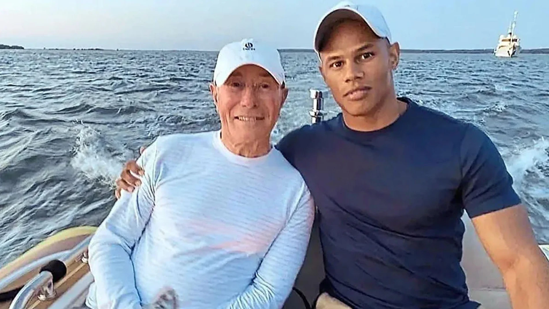 David Geffen junto al llamado ahora Donovan Michaels