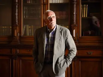 El escritor y último Premio Cervantes, Luis Mateo Díez, es el encargado de pronunciar el pregón de la 57 edición de la Feria del Libro de Valladolid que comienza este viernes. El escritor y último Premio Cervantes, Luis Mateo Díez, es el encargado de pronunciar el pregón de la 57 edición de la Feria del Libro de Valladolid que comienza este viernes.