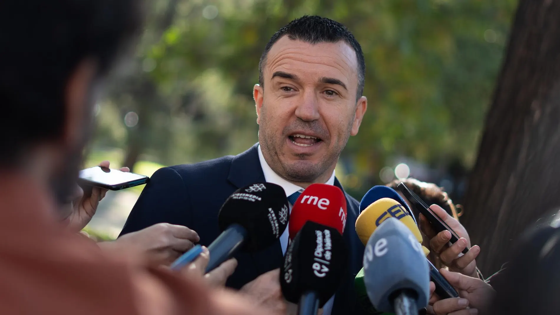 Mompó rechaza que la investidura de Llorca sea una victoria de Vox y dice que los acuerdos son "parte de la democracia"