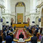 La totalidad de los parlamentarios secundó el minuto de silencio en recuerdo a las víctimas de la violencia de género