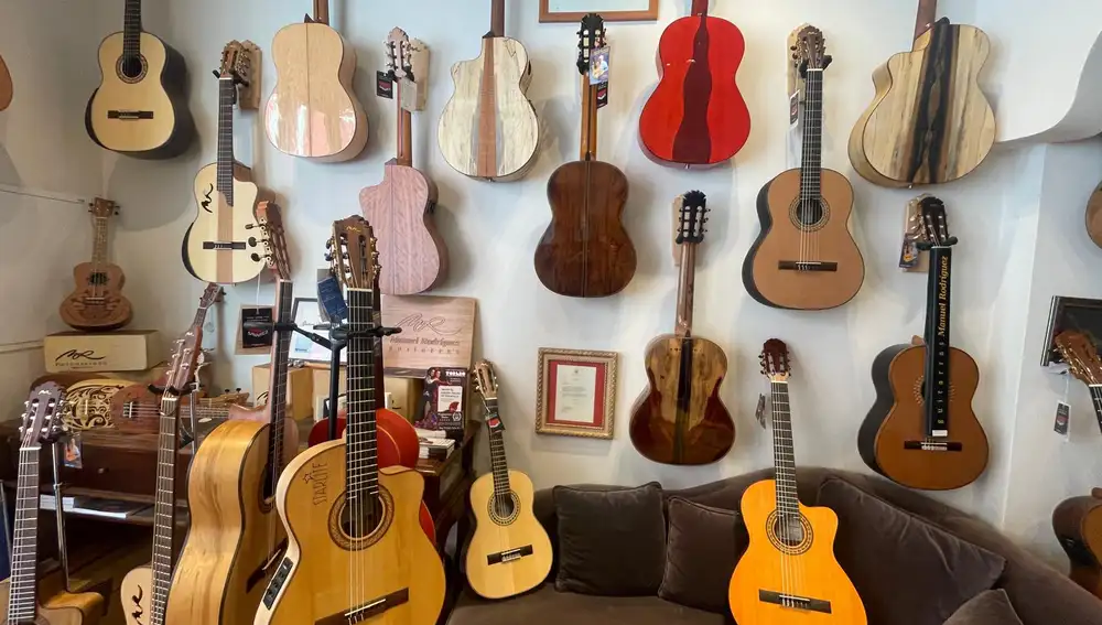Otras guitarras de la tienda-taller