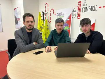 José Postigo, el primero por la izquierda, con otros miembros de Foundspot José Postigo, el primero por la izquierda, con otros miembros de Foundspot