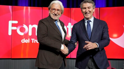 Feijóo, ante Foment: “Me sobran ganas de presentar una moción de censura;  me faltan los votos de los suyos”