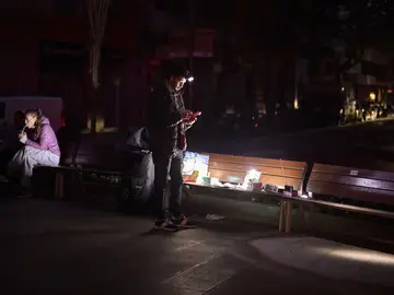 Una imagen de la noche del apagón del pasado 29 de abril en Barcelona Una imagen de la noche del apagón del pasado 29 de abril en Barcelona