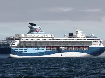 Intenso operativo en Canarias para encontrar a un turista británico que cayó al agua desde un crucero Marbella Explorer II