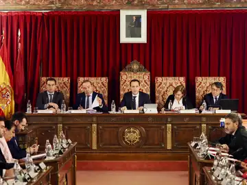 Conrado Íscar preside el pleno de la Diputación de Valladolid en el que ha aprobado el proyecto presupuestario de la institución para 2026 Conrado Íscar preside el pleno de la Diputación de Valladolid en el que ha aprobado el proyecto presupuestario de la institución para 2026