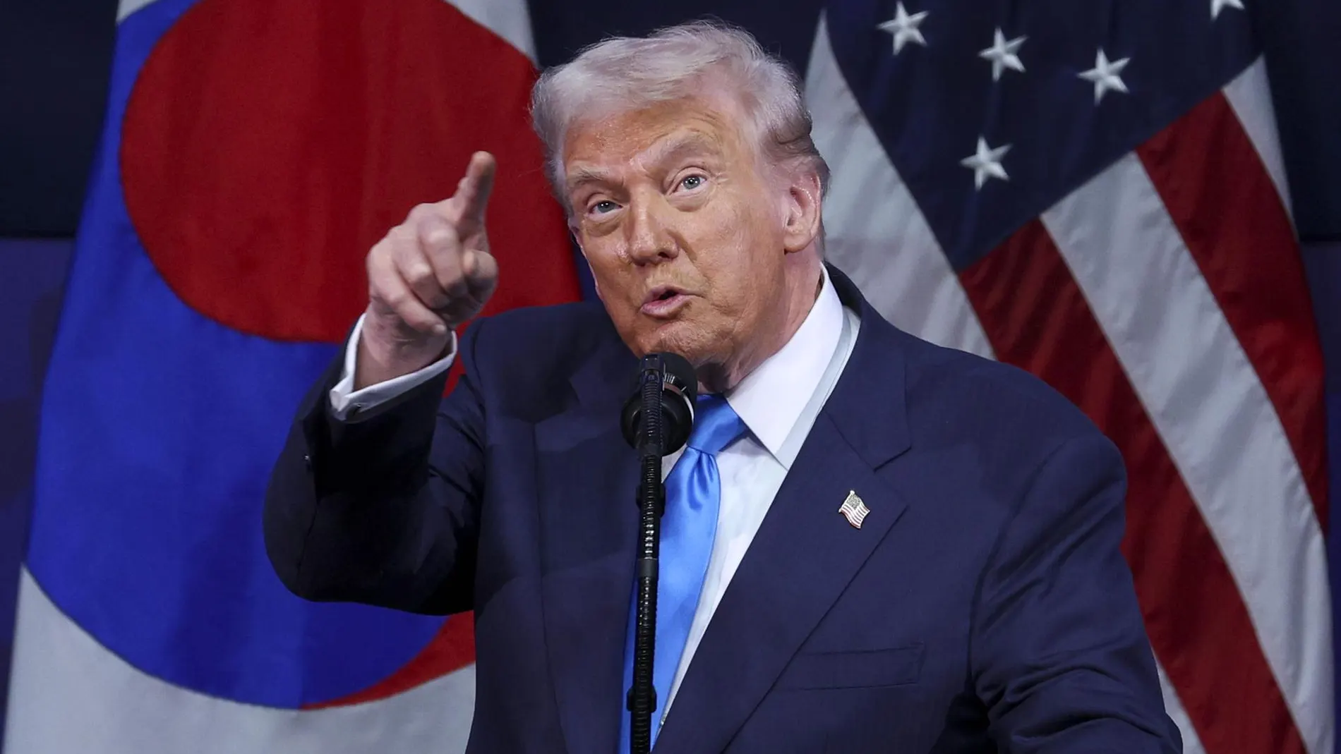 EEUU.- Trump rescinde todas las órdenes ejecutivas con firma automática de la Administración Biden