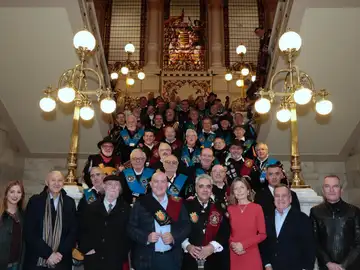 Jesús Julio Carnero nombrado Tuno de Honor en el X Aniversario de la Cuarentuna Universitaria de Valladolid Jesús Julio Carnero nombrado Tuno de Honor en el X Aniversario de la Cuarentuna Universitaria de Valladolid