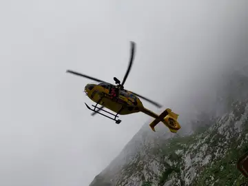 Sucesos.- Muere una mujer tras caer al río en una ruta en Cabrales (Asturias) Sucesos.- Muere una mujer tras caer al río en una ruta en Cabrales (Asturias)