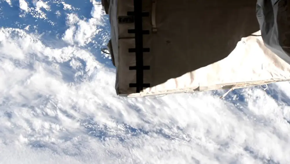 Este panel es el que habría ocultado parcialmente el ovni desde la ISS