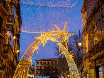 A tan solo una hora de Madrid esta ciudad espa&ntilde;ola tiene el ambiente navide&ntilde;o m&aacute;s bonito