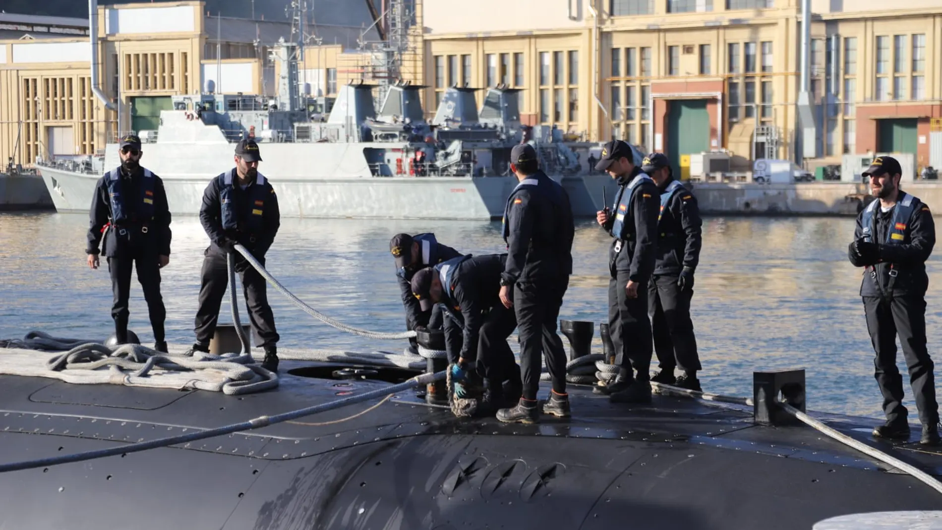 El submarino Isaac Peral ha atracado en Cartagena