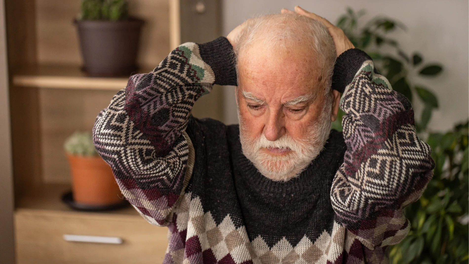 Este cambio en tu forma de hablar podría ser la primera señal de Alzheimer, según científicos