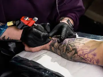 Estos son los efectos perjudiciales de los tatuajes en el sistema inmunitario según un estudio Estos son los efectos perjudiciales de los tatuajes en el sistema inmunitario según un estudio