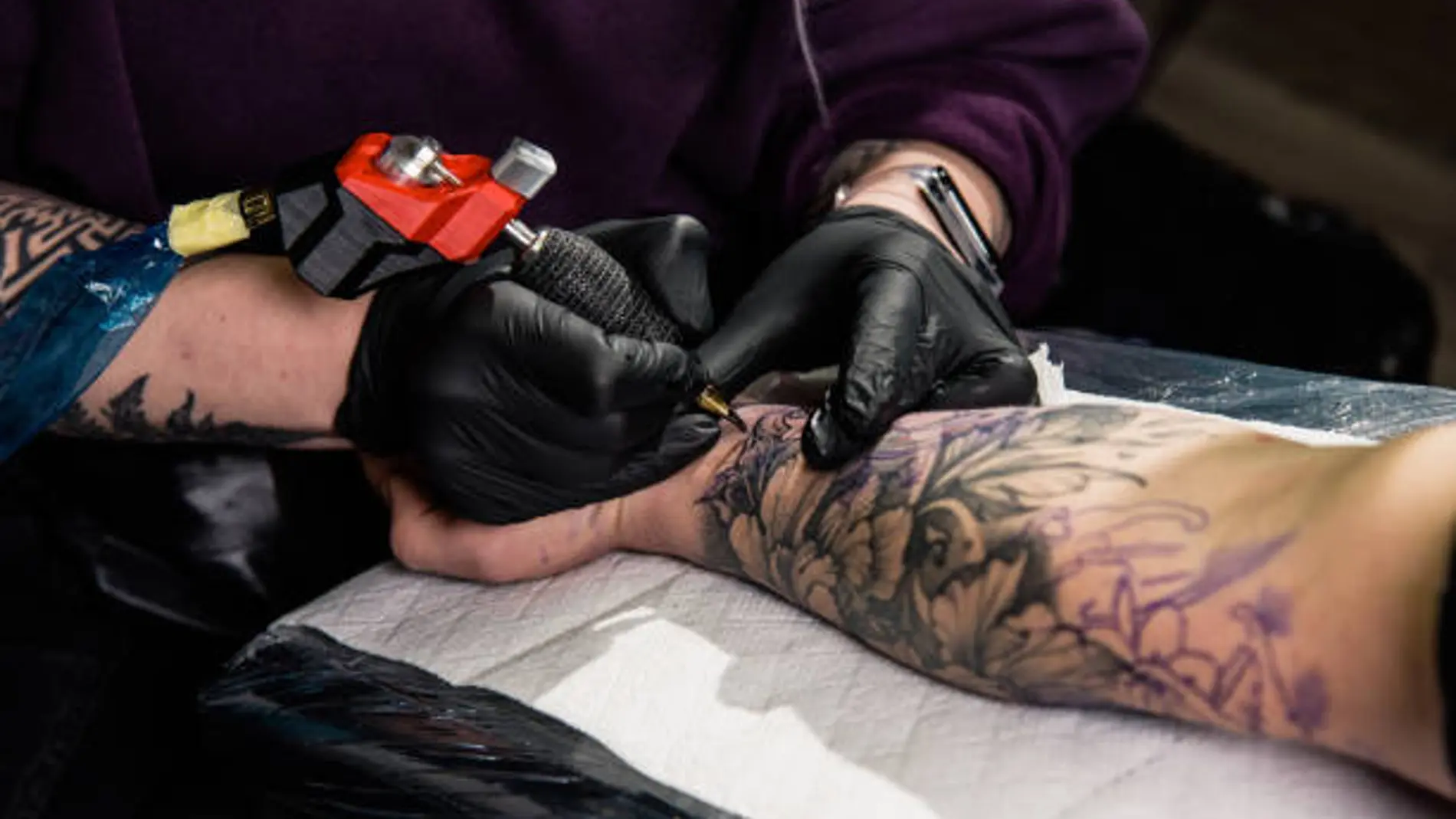 Estos son los efectos perjudiciales de los tatuajes en el sistema inmunitario según un estudio