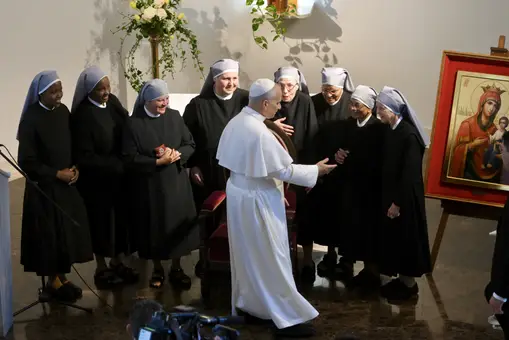 León XIV congela que las mujeres puedan ser ordenadas diaconisas León XIV congela que las mujeres puedan ser ordenadas diaconisas