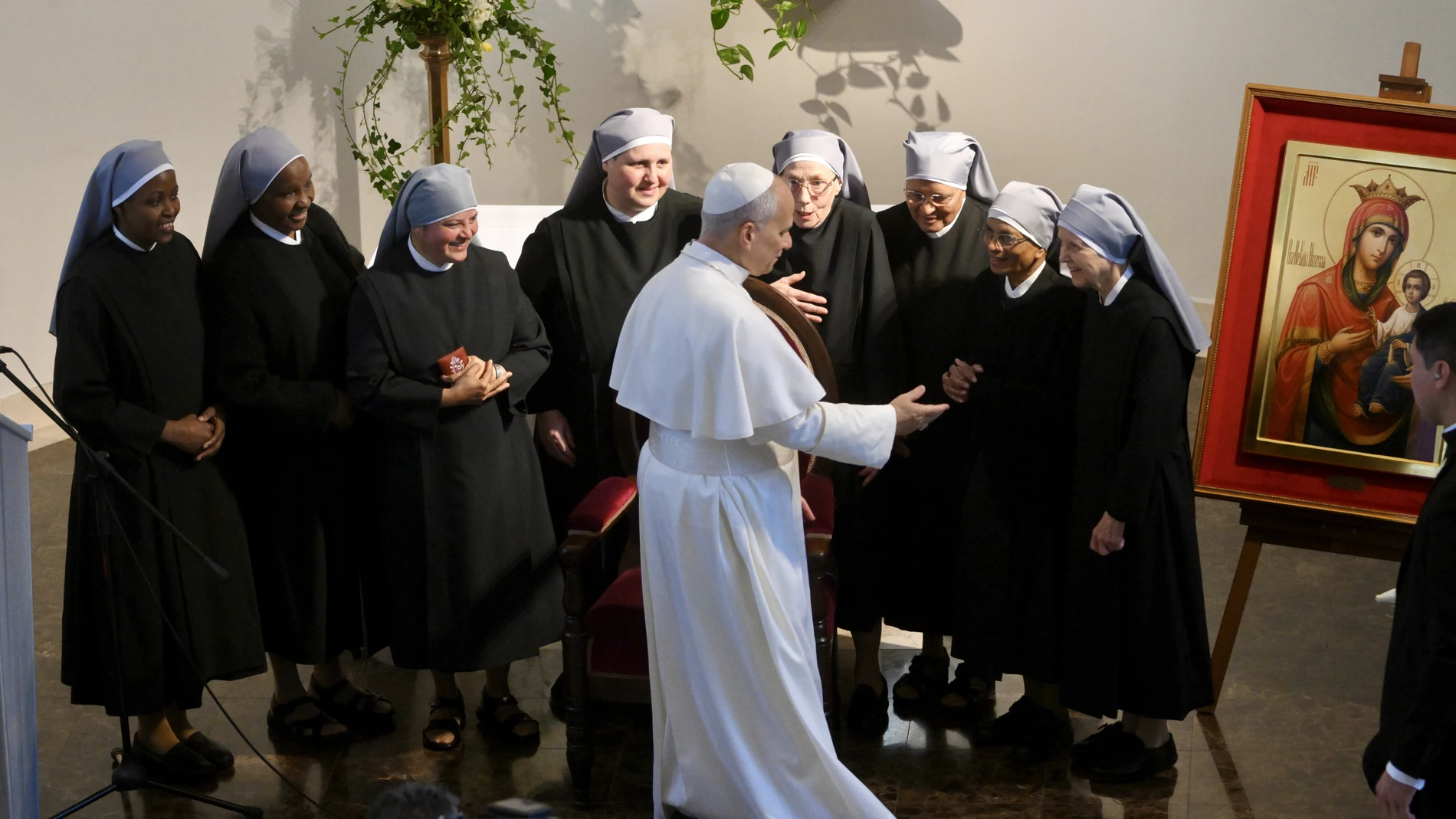 Prevost con un grupo de monjas en su pasada visita a Estambul