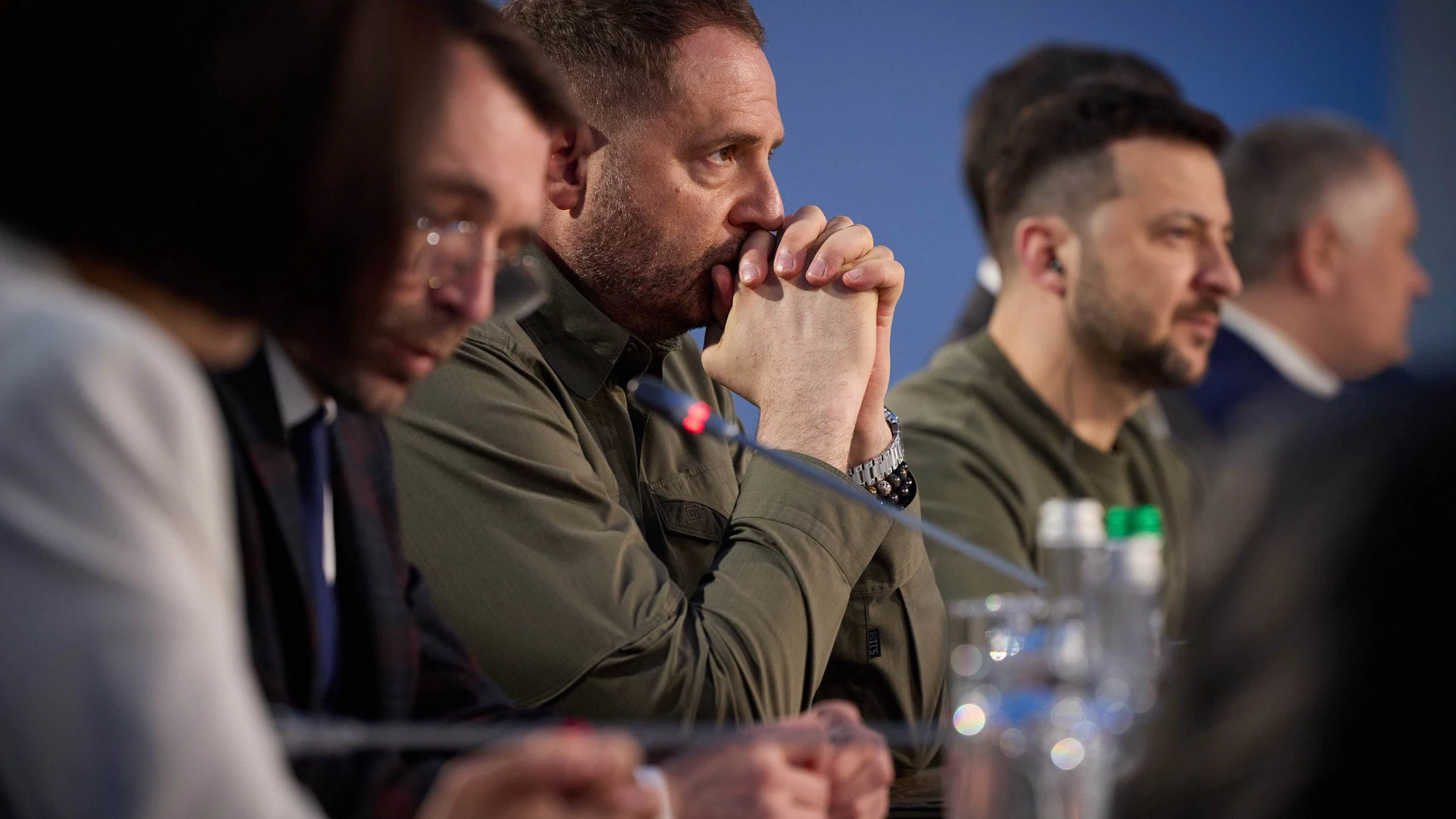 (Foto de ARCHIVO) April 25, 2024, Kyiv, Kiev Oblast, Ukraine: Ukrainian chief of presidential staff Andriy Yermak, center, listens during a meeting with heads of foreign missions and international organizations to discuss the upcoming Global Peace Summit at the Mariinsky Palace, April 24, 2024, in Kyiv, Ukraine. Europa Press/Contacto/Ukraine Presidency/Ukrainian 25/04/2024 ONLY FOR USE IN SPAIN