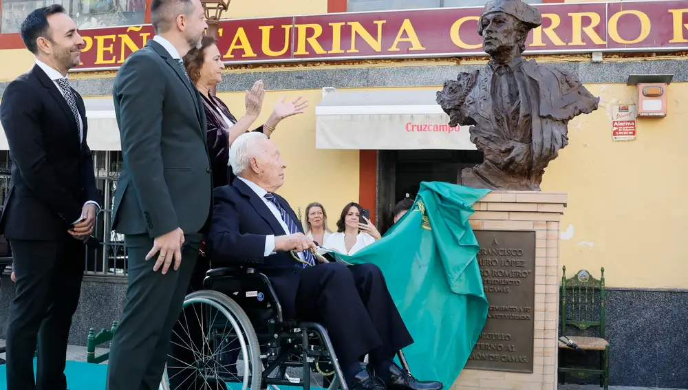 Homenaje a Curro Romero en Camas