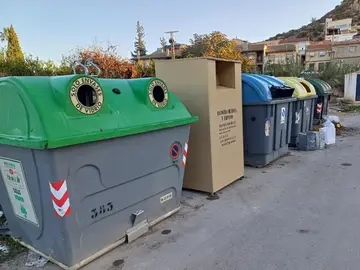 Murcia se sitúa como la sexta comunidad que más recicla por habitante y supera la media nacional Contenedores de reciclaje en la pedanía murciana de Monteagudo. Carme Ripollés / Europa Press 29/11/2025