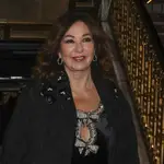 Ana Rosa Quintana con minivestido de terciopelo.