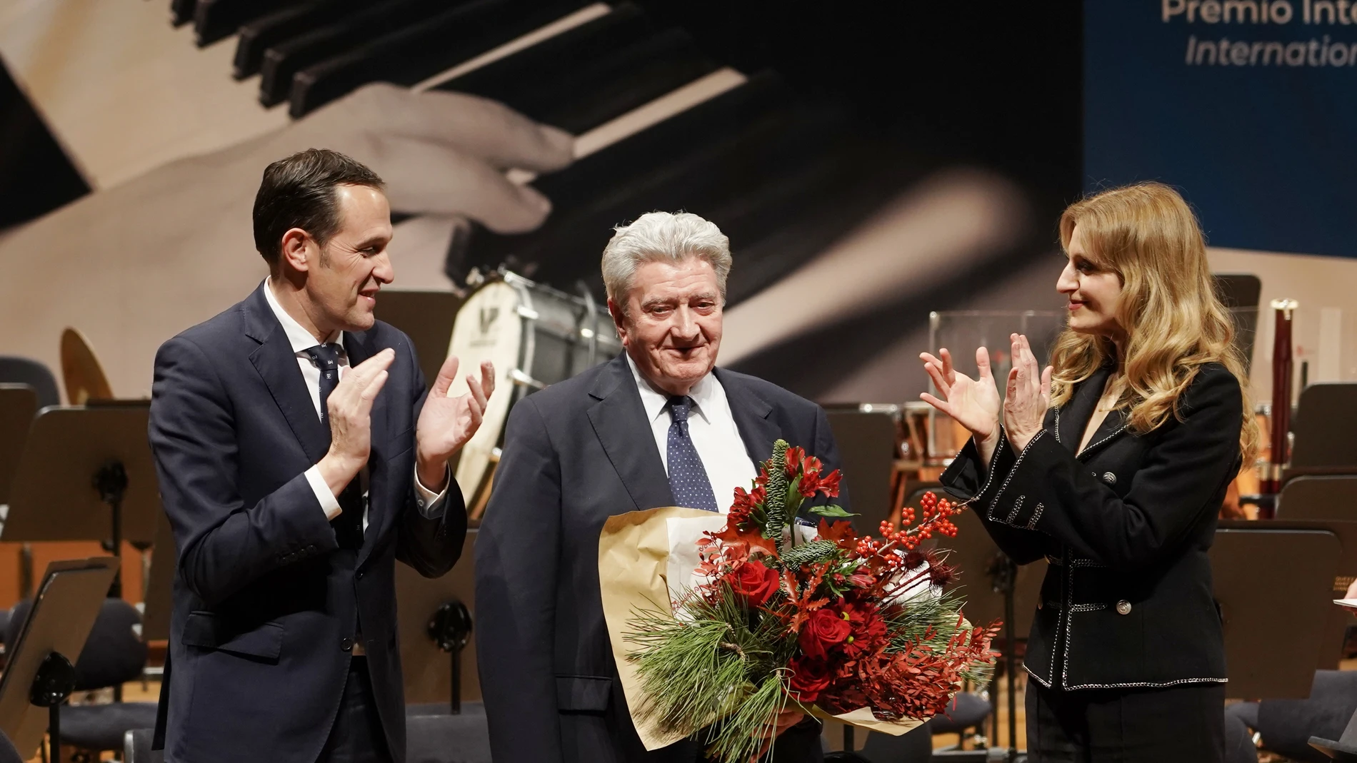 Conrado Íscar y Mar Sancho entregan al chino Jialin Yao el Premio Internacional de Piano Frechilla-Zuloaga 2025
