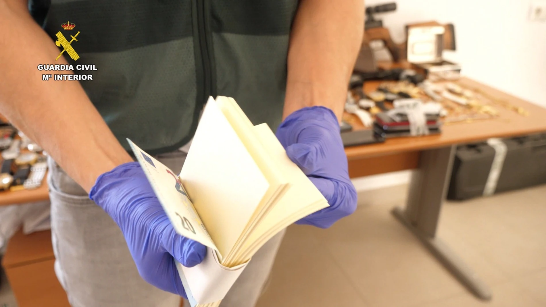 Parte del material intervenido