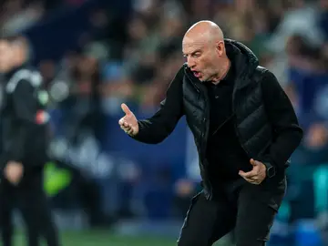 Levante UD v Athletic Club Bilbao - LaLiga EA Sports Julian Calero, head coach of Levante UD, gestures during the Spanish league, LaLiga EA Sports, football match played between Levante UD and Athletic Club Bilbao at Ciutat de Valencia stadium on November 29, 2025, in Valencia, Spain. AFP7 29/11/2025 ONLY FOR USE IN SPAIN