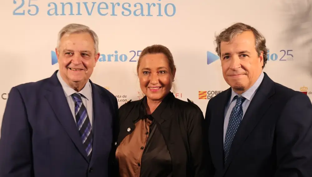 Los directivos con Almudena Negro, alcaldesa de Torrelodones