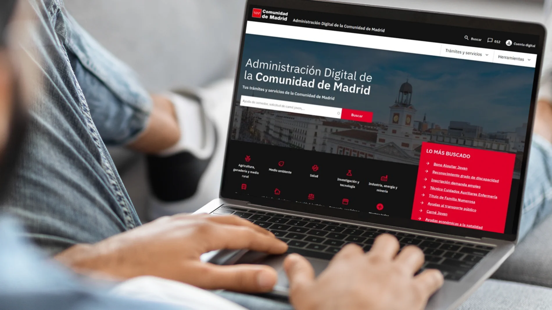 Oportunidad laboral en Madrid para jóvenes menores de 30 años sin formación: 1.600 euros de ayuda