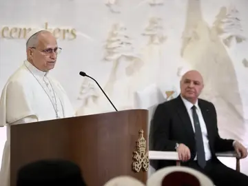 Pope Leo XIV visits Lebanon Beirut (Lebanon), 30/11/2025.- Pope Leo XIV (L), accompanied by Lebanese President Joseph Aoun (R), speaks during a meeting with authorities, civil society, and the diplomatic corps at the Presidential Palace in Beirut, Lebanon, 30 November 2025. Pope Leo XIV is on his first apostolic visit outside Italy since his election as pontiff. He visited Turkey from 27 November and continues his journey to Lebanon from 30 November until 02 December. (Papa, Italia, Líbano, Turquía) EFE/EPA/ALESSANDRO D...
