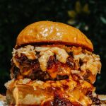 Hamburguesa Bacon lovers del Restaurante El Comienzo, mejor hambrguesa de España 2025