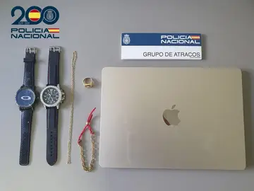 Sucesos.- Detenidos tres hombres por robar en una vivienda y agredir a quienes estaban en el interior en Palma Sucesos.- Detenidos tres hombres por robar en una vivienda y agredir a quienes estaban en el interior en Palma