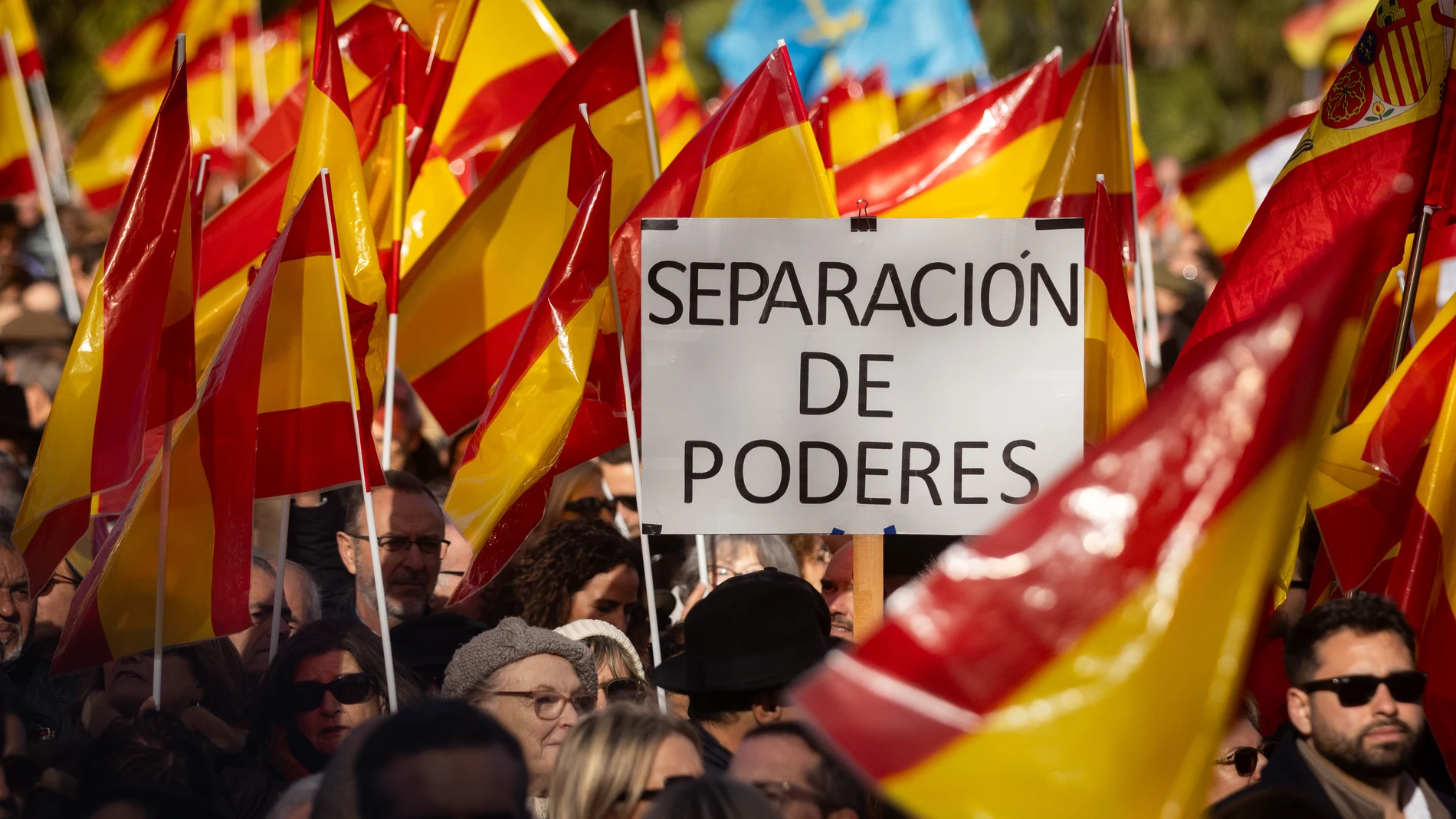 Concentración del pp contra Sánchez en el Templo de Debod@ Gonzalo Pérez