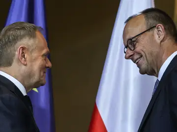 German-Polish government consultations in Berlin Berlin (Germany), 01/12/2025.- German Chancellor Friedrich Merz (R) and Polish Prime Minister Donald Tusk attend a press conference during the German-Polish government consultation at the chancellery in Berlin, Germany, 01 December 2025. (Alemania, Polonia) EFE/EPA/FILIP SINGER